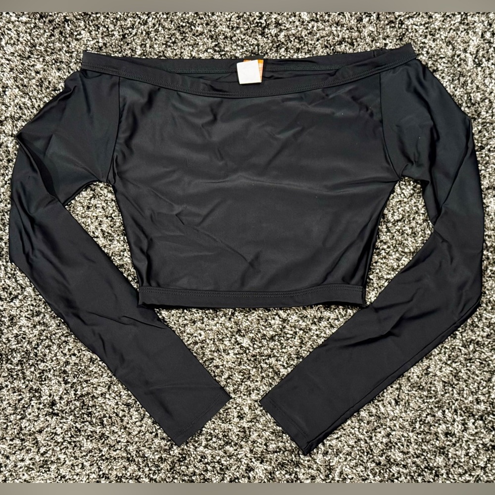 Off the Shoulder Long Sleeve Crop Top